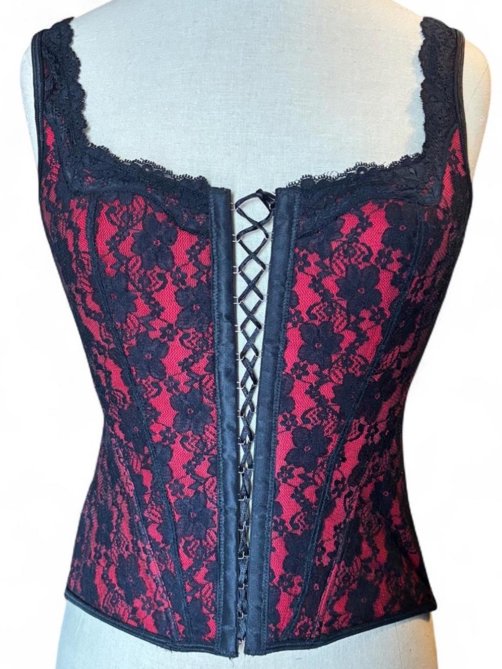 Vintage rare vampiric goth red and black lace bustier tank